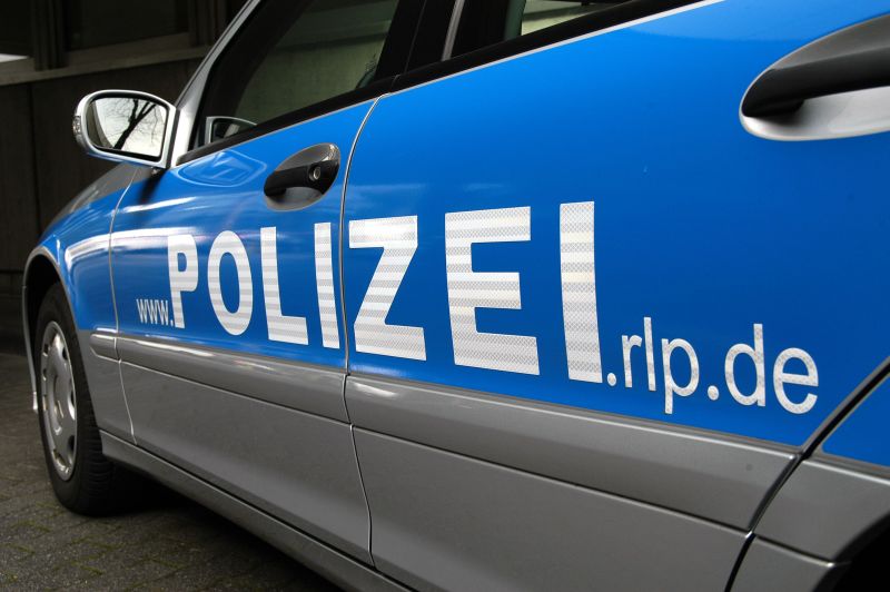 Symbolfoto - Einsatzfahrzeug der rheinland-pfälzischen Polizei